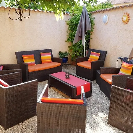 Maison Charmante à La Londe-les-maures, Jardin Clôturé Casa vacanze